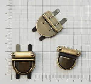 Замок для сумки. Антик браш 30х30 мм