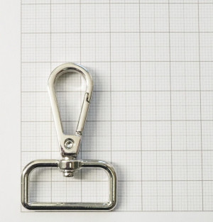 Карабин для сумки. Никель 25 мм