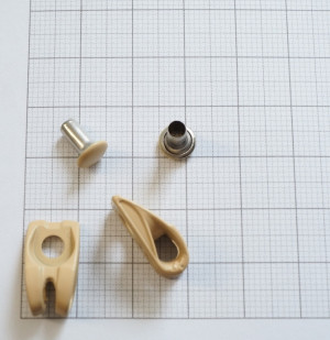 Петля для обуви. Бежевая эмаль + хольнитен